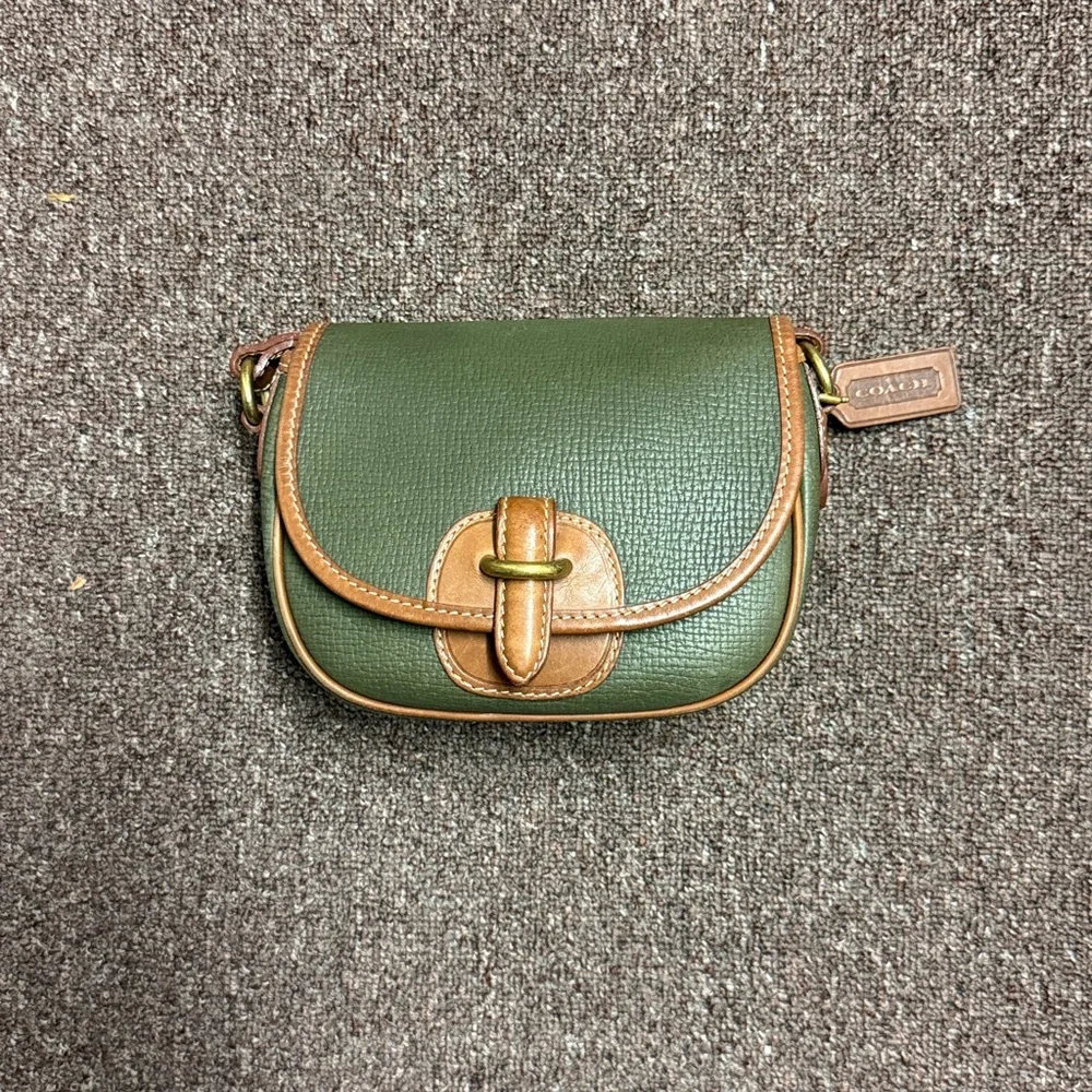 Vintage Coach Cassidy mini bag 4204 olive green w/tan Dakota collection-Italy